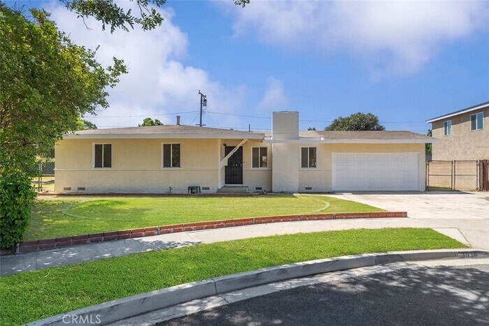 1916 W Harle Ave in Anaheim, CA - Building Photo