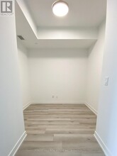 2000 Bathurst St in Toronto, ON - Building Photo - Building Photo