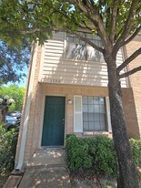 14600 Fonmeadow Dr in Houston, TX - Building Photo