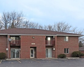 110 Cimarron Ct in Oshkosh, WI - Building Photo - Interior Photo