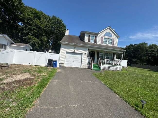 83 A Lynbrook Rd in Mastic Beach, NY - Building Photo - Building Photo