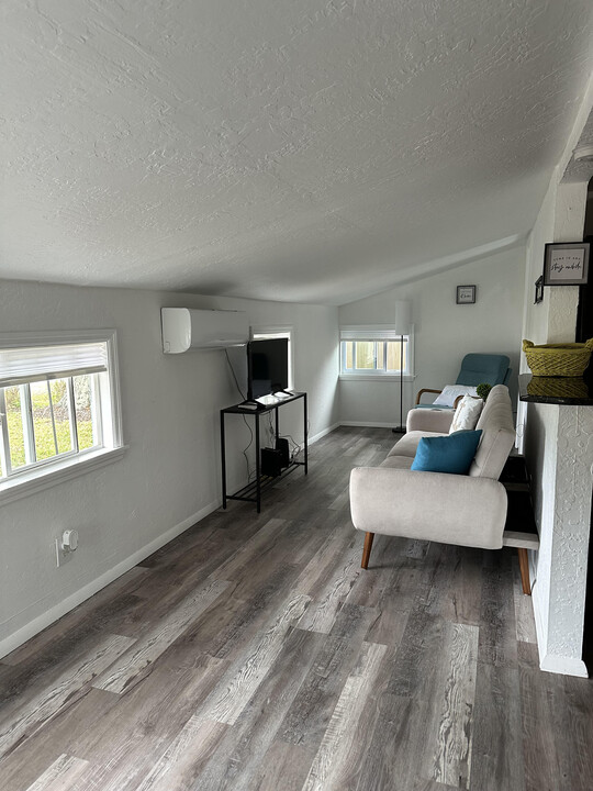 6002 72nd Ave N in Pinellas Park, FL - Building Photo