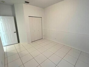 3166 Via Poinciana in Greenacres, FL - Building Photo - Building Photo
