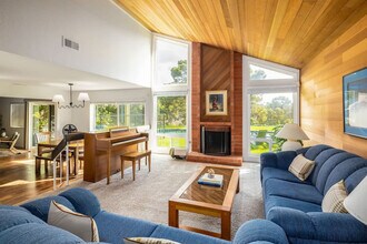 1023 Sea Village Dr in Encinitas, CA - Building Photo - Building Photo