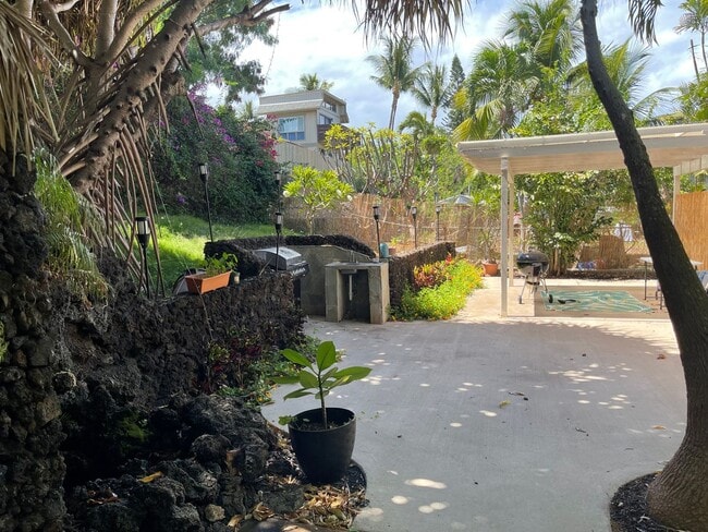 2745 Puu Hoolai St in Kihei, HI - Building Photo - Building Photo