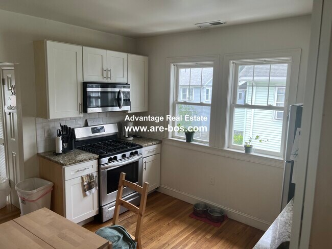 54 Englehutt Rd in Medford, MA - Building Photo - Building Photo