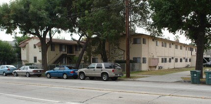 861 Raymond Ave in Pasadena, CA - Foto de edificio - Building Photo