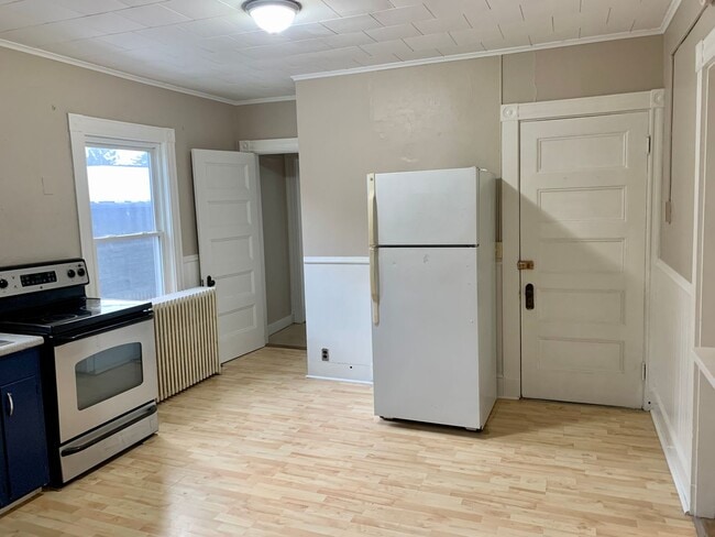 property at 16 West St