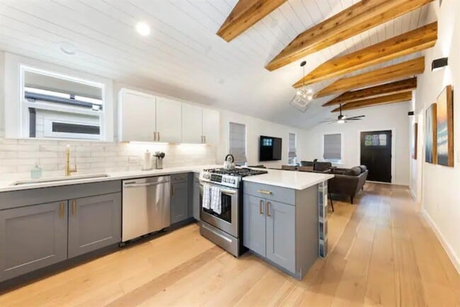 2319 Santa Rita St in Austin, TX - Building Photo - Building Photo