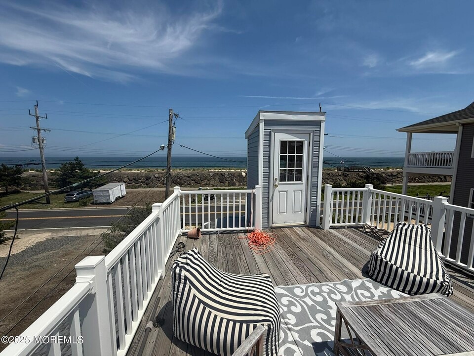 244 Ocean Ave in Sea Bright, NJ - Building Photo