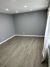 42 Benburb St in Amityville, NY - Building Photo - Building Photo