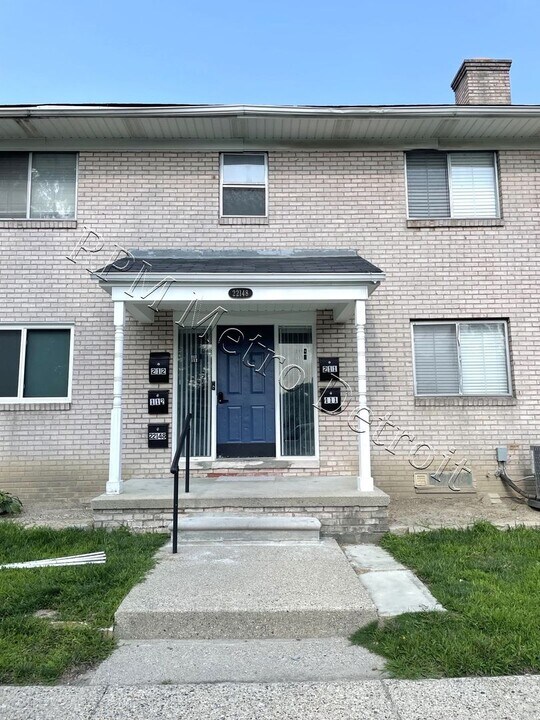22148 Dante St in Oak Park, MI - Building Photo