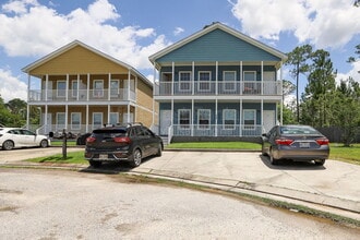 2504 Gladiolus St in Ocean Springs, MS - Building Photo - Building Photo