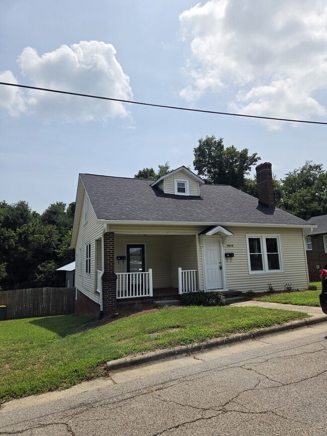 property at 106 E Hunter St