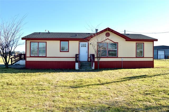 8262 Lamar St in Sanger, TX - Building Photo