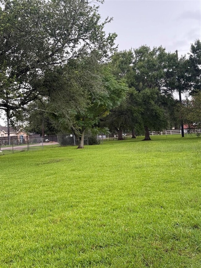 property at 717 E Sycamore St