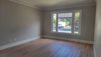 2388 NW Kearney St in Portland, OR - Building Photo - Building Photo