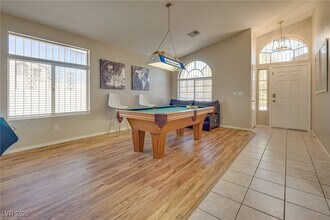 987 Sandy Shale St in Las Vegas, NV - Building Photo - Building Photo