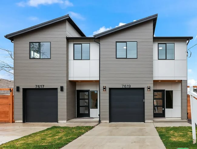 property at 7619 SE Clackamas St