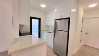 681 NW 30th St, Unit A in Miami, FL - Building Photo - Building Photo