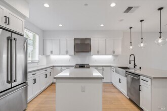 219 Gambrel Cir in Santa Rosa, CA - Building Photo - Building Photo