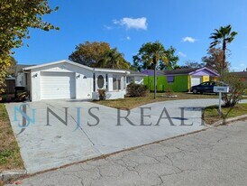 3737 Sablewood Dr in Holiday, FL - Building Photo