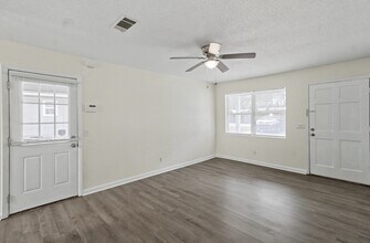 740 Fleming Rd in Hinesville, GA - Building Photo - Building Photo