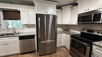 2810 Leisure Woods Ln in Decatur, GA - Building Photo - Building Photo