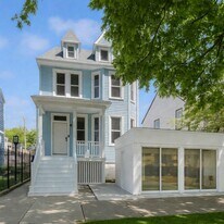 2144 W Montrose Ave in Chicago, IL - Building Photo