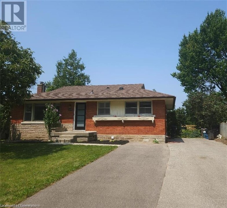 117 Clark Ave in Kitchener, ON - Building Photo
