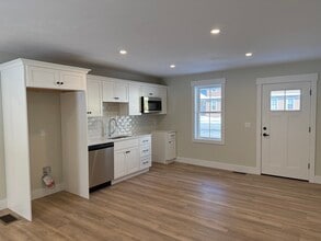 480 Wareham St in Middleboro, MA - Foto de edificio - Building Photo