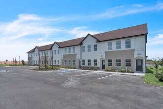 2549 Slim Haywood Ave in Tavares, FL - Building Photo - Building Photo