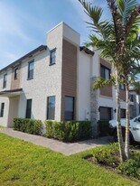 796 NE 208th Terrace in North Miami Beach, FL - Building Photo