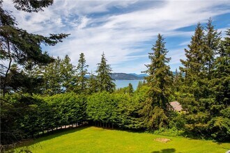 14076 Rosario Rd in Anacortes, WA - Building Photo - Building Photo