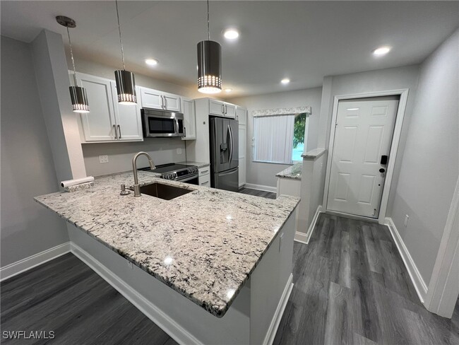 9831 Alabama St in Bonita Springs, FL - Building Photo - Building Photo