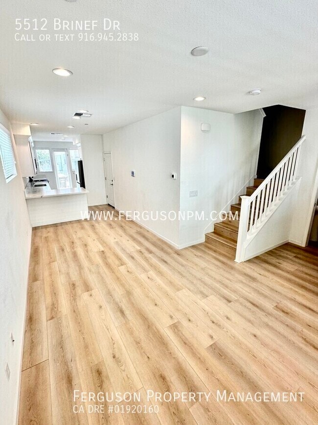 5512 Brinef Dr in Sacramento, CA - Building Photo - Building Photo