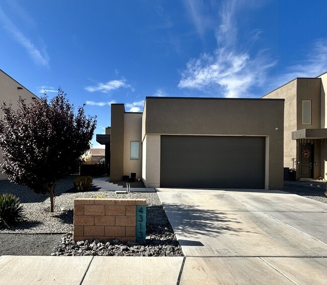 4313 Lauren Lp NE in Rio Rancho, NM - Building Photo - Building Photo