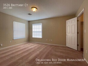 3526 Brittany Ct in Moore, OK - Foto de edificio - Building Photo