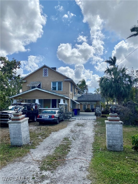 2222 Unity Ave in Ft. Myers, FL - Foto de edificio - Building Photo