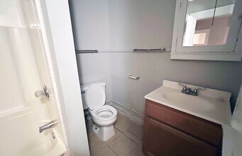 3027 Clifton Ave in Cincinnati, OH - Building Photo - Building Photo