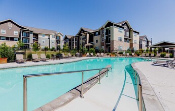 Bucking Horse Apartments in Fort Collins, CO - Foto de edificio - Building Photo