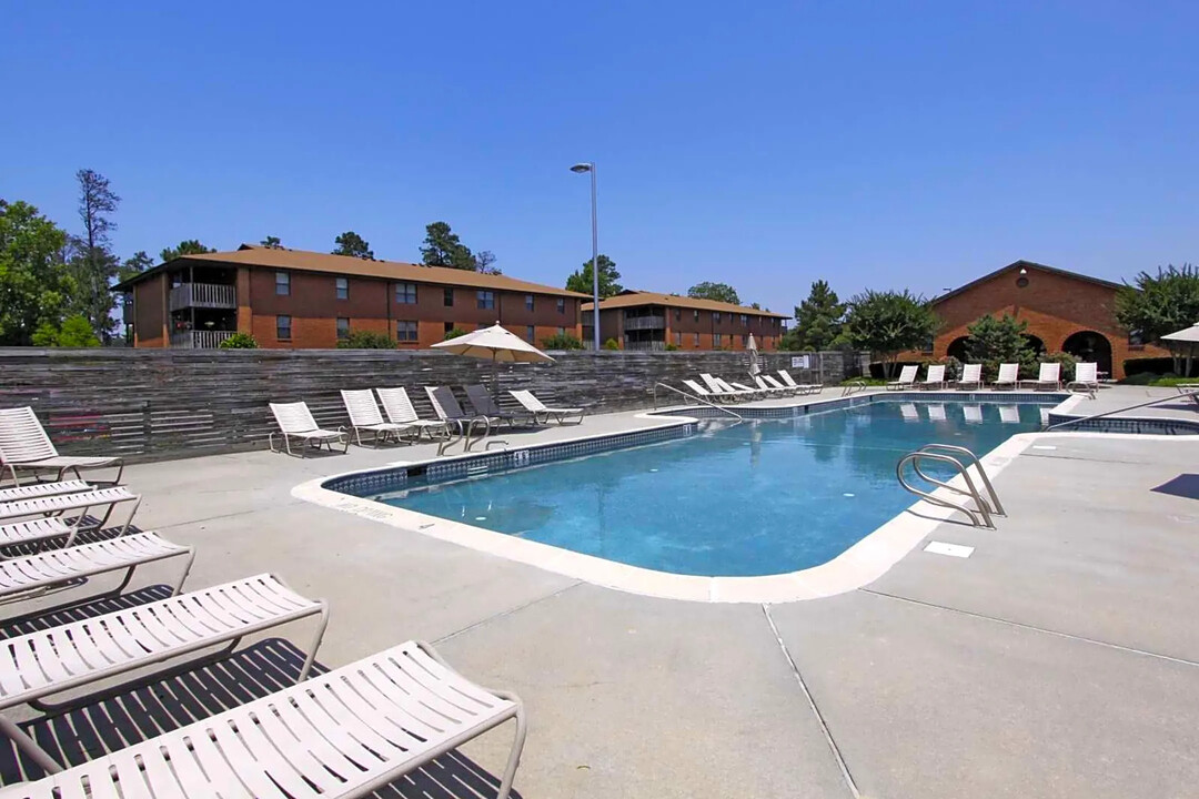 Emerald Lake in Elizabeth City, NC - Building Photo