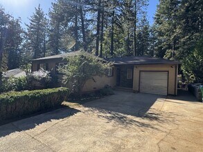10546 Silver Way in Grass Valley, CA - Foto de edificio - Building Photo