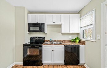 3400 Rosemont Ave in Winston-Salem, NC - Building Photo - Building Photo