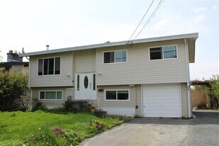 9131 Hazel St in Chilliwack, BC - Building Photo