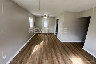 1321 Hubert Pierce Rd in Mobile, AL - Building Photo - Building Photo
