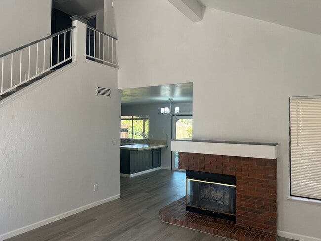 9220 Lanneau Ct in Bakersfield, CA - Building Photo - Building Photo