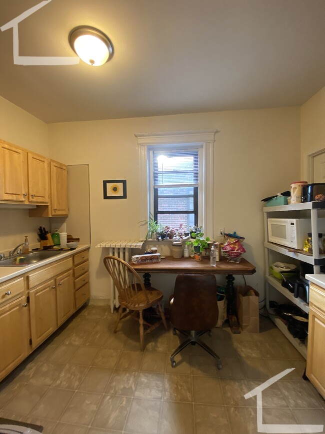 150 Freeman St, Unit 5