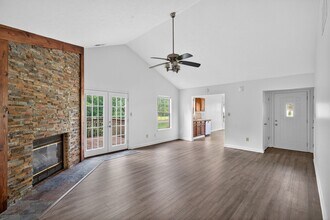 8937 Summer Walk Dr E in Indianapolis, IN - Building Photo - Building Photo