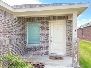 14174 Inglebert St in Pilot Point, TX - Foto de edificio - Building Photo